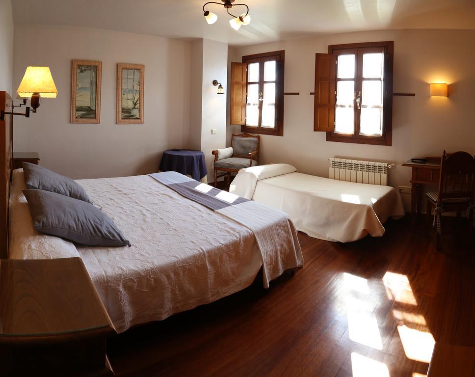 Hotel Casa De Aldea La Pumariega à Caces Extérieur photo